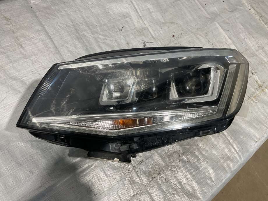Frontlykt venstre halogen til VW Caddy 2015-2020 (Type III, Fase 3)  (VOLKSWAGEN|2K1 941 039 A|)