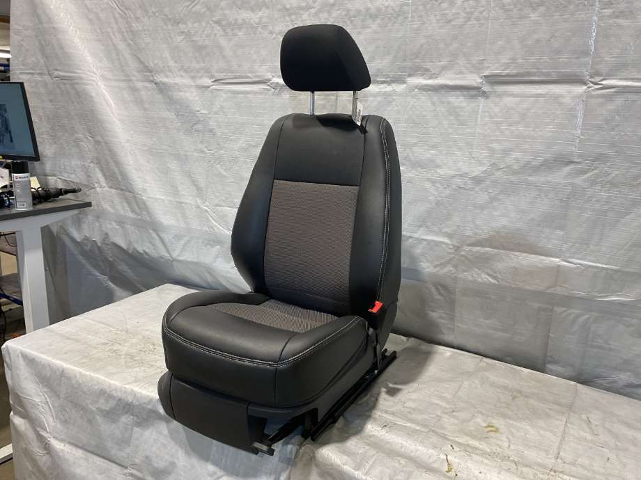 Sete foran høyre til VW Caddy 2015-2020 (Type III, Fase 3)  (VOLKSWAGEN|)