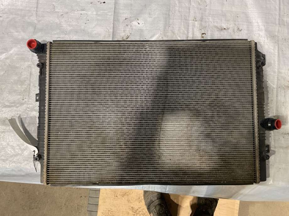 Radiator (automat gir) til VW Caddy 2015-2020 (Type III, Fase 3)  (VOLKSWAGEN|5K0 121 251 Q|)
