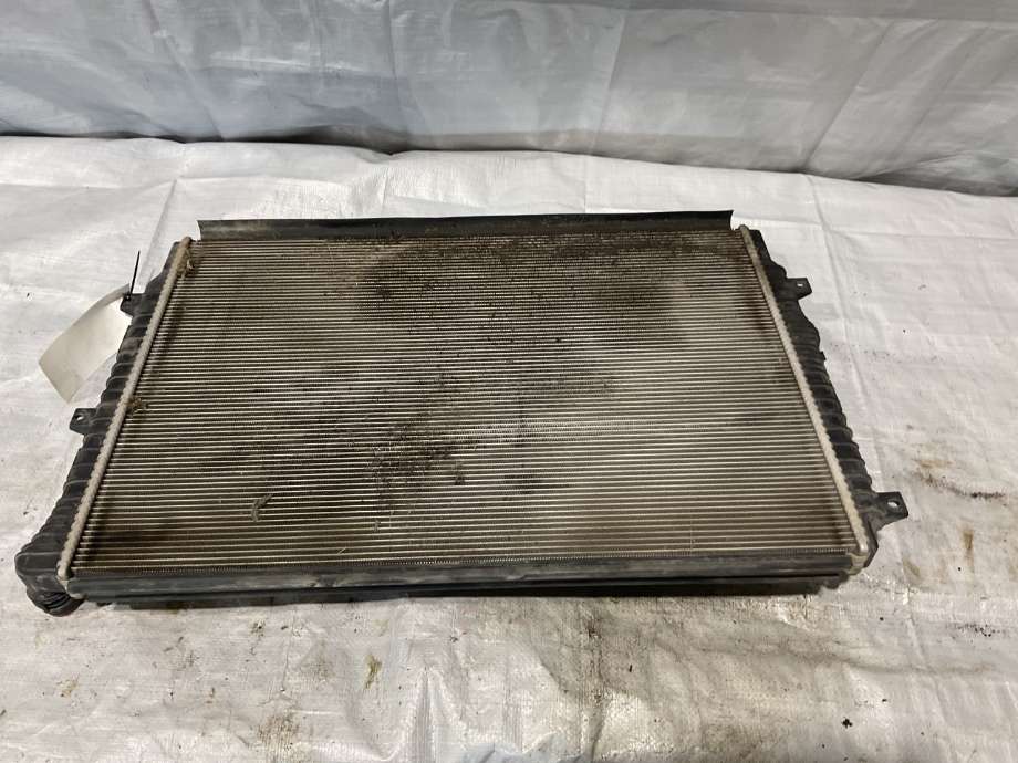 Radiator (automat gir) til VW Caddy 2015-2020 (Type III, Fase 3)  (VOLKSWAGEN|5K0 121 251 Q|)