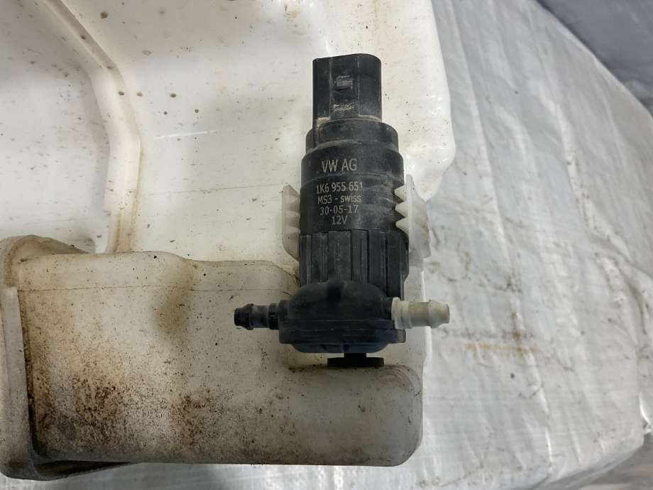 Spylertank til VW Caddy 2015-2020 (Type III, Fase 3)  (VOLKSWAGEN|2K5 955 453 F|)
