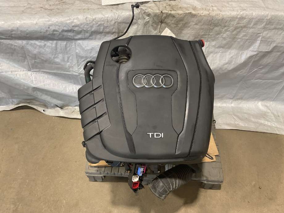 Motor diesel til Audi A4 2007-2014 (Type IV) (B8) (B8) (AUDI|03L 100 037 T|2.0 TDI CJCD|)