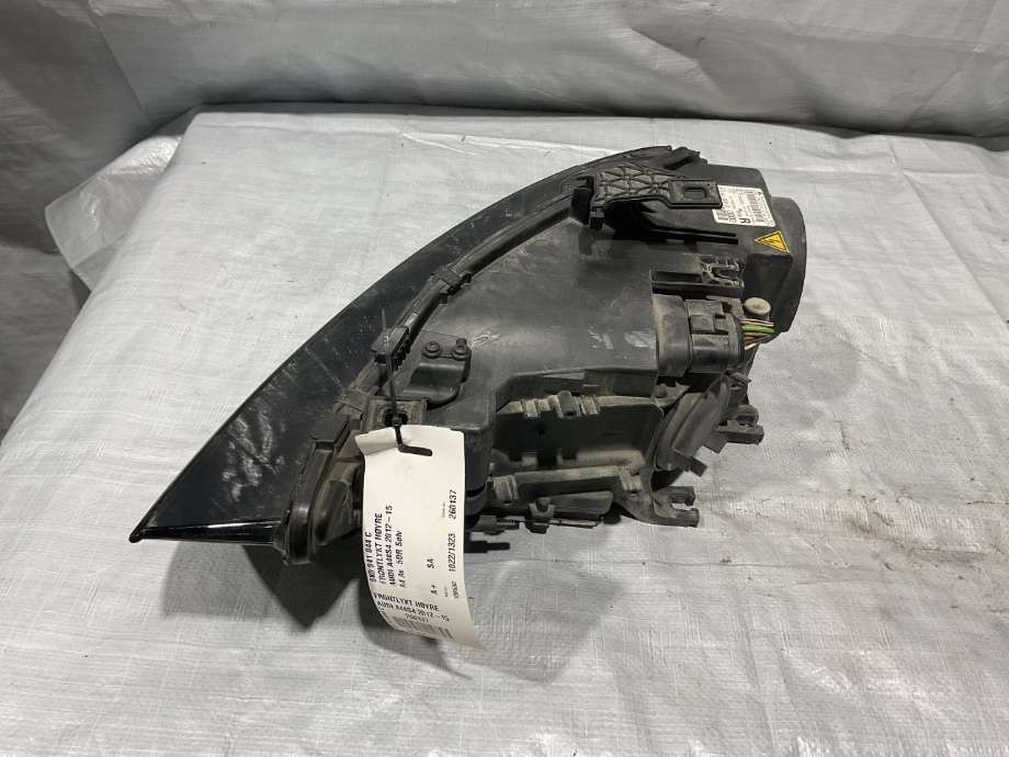 Frontlykt høyre halogen til Audi A4 2007-2014 (Type IV) (B8) (B8) (AUDI|8K0 941 044 C|)