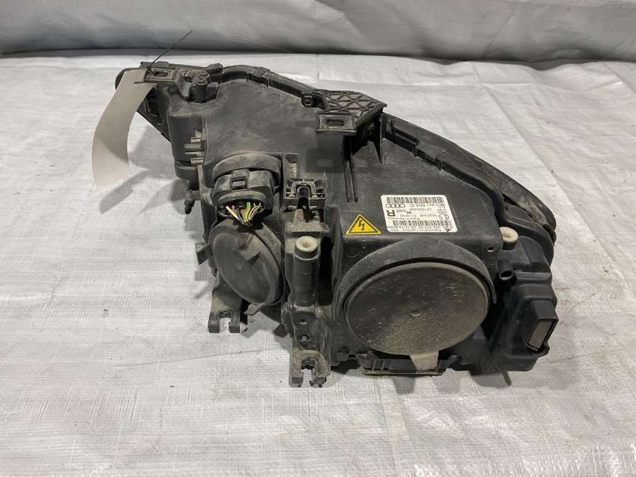 Frontlykt høyre halogen til Audi A4 2007-2014 (Type IV) (B8) (B8) (AUDI|8K0 941 044 C|)
