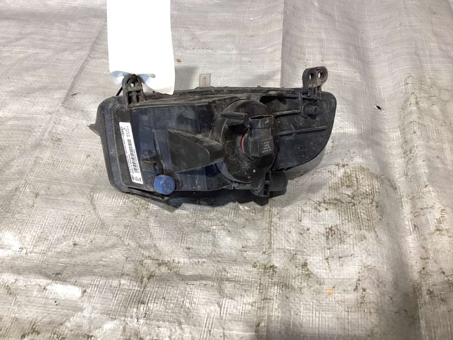 Tåkelykt høyre foran til Audi A4 2007-2014 (Type IV) (B8) (B8) (AUDI|8K0 941 699 C|)