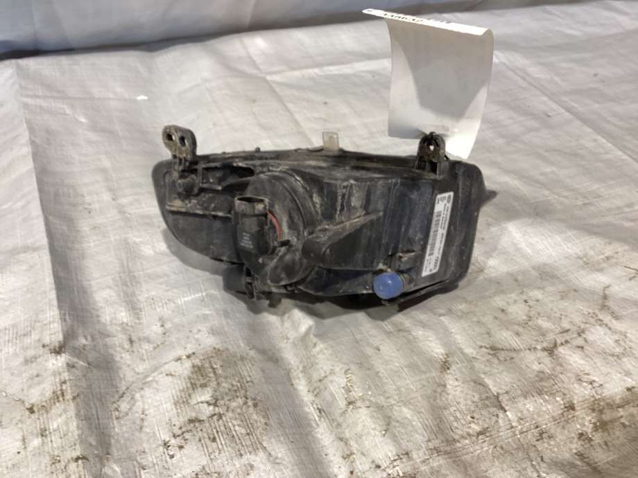 Tåkelykt høyre foran til Audi A4 2007-2014 (Type IV) (B8) (B8) (AUDI|8K0 941 700 C|)