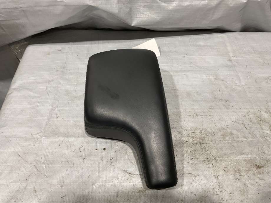 Sete armlene lokk til Mazda CX-5 2012-2017 (Type I) (MAZDA|KA0M64450A02|)