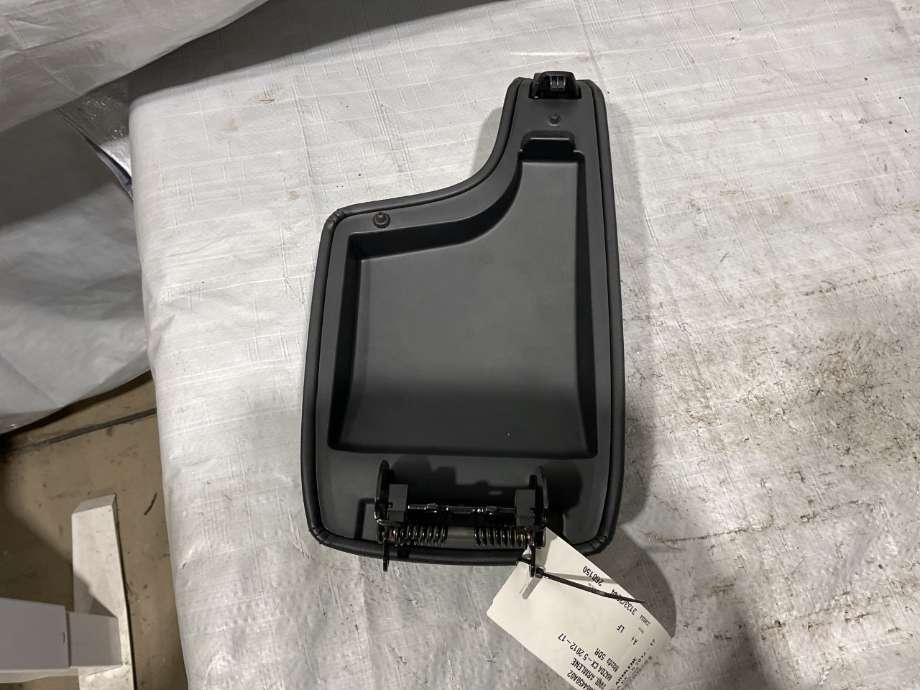 Sete armlene lokk til Mazda CX-5 2012-2017 (Type I) (MAZDA|KA0M64450A02|)