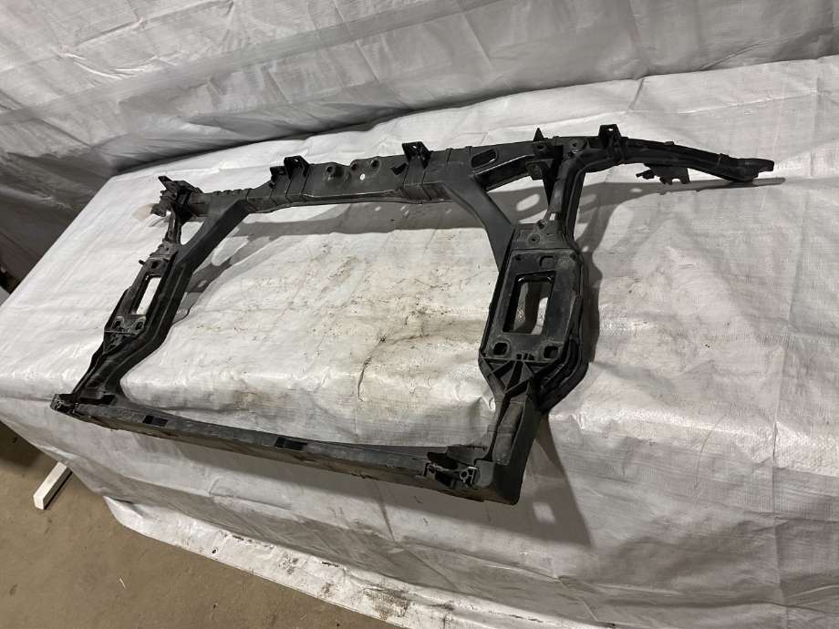 Frontplate til Audi A4 2007-2014 (Type IV) (B8) (B8) (AUDI|8K0 805 594 L|)