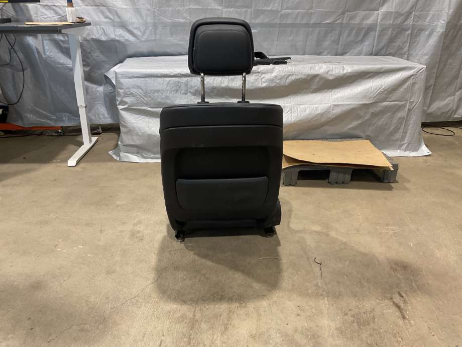 Sete foran høyre til BMW 5-Serie 2010-2017 (F10/F11) (F10/F11) (BMW|SPORTS SEAT|LEATHER "DAKOTA"/SCH|)