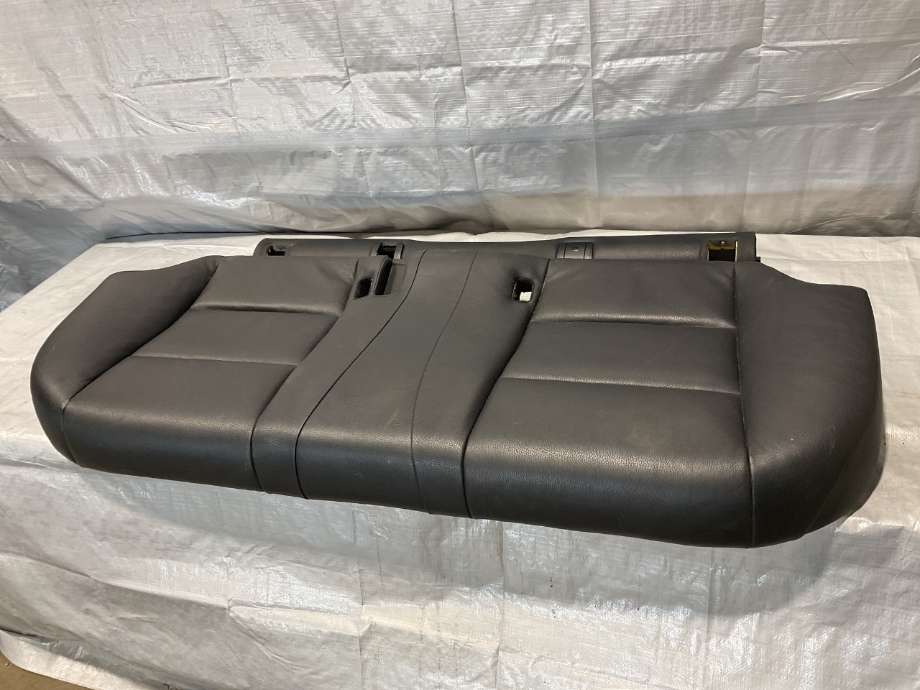 Sete bak til BMW 5-Serie 2010-2017 (F10/F11) (F10/F11) (BMW||LEATHER "DAKOTA"/SCH)