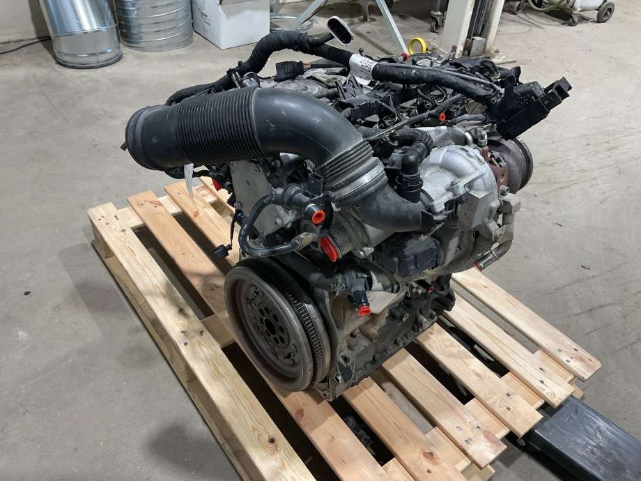 Motor bensin til Škoda Octavia 2013-2016 (Type III, Fase 1)  (SKODA|06K 100 035 C|1.8 TSI CJSB|)