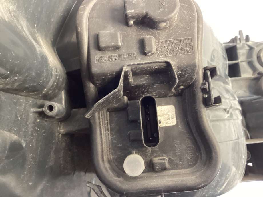 Baklykt høyre til BMW 4-Serie 2013-2020 (F32/F33/F36) (F32/F33/F36) (BMW|63 21 7 296 098|)