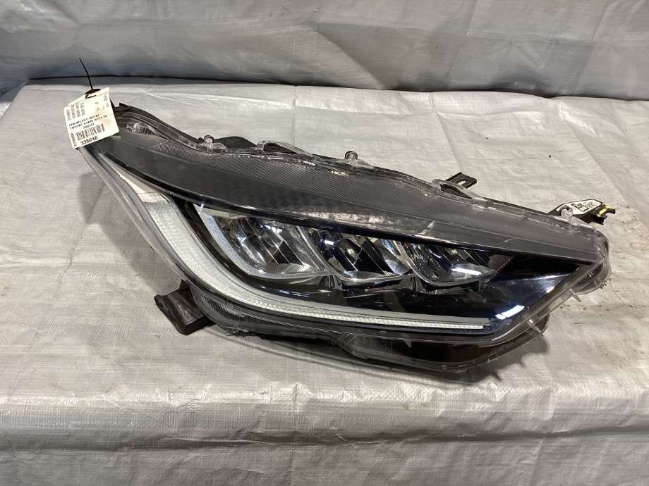 Frontlykt høyre halogen til Toyota Yaris, 2020-->> (Type IV) (TOYOTA|81110K0081)