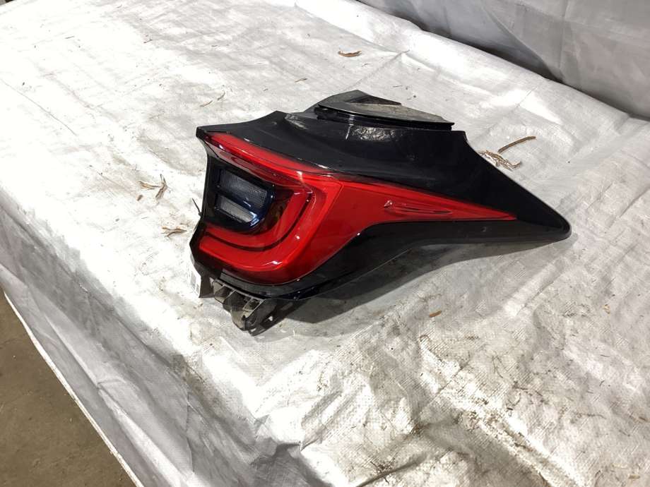 Baklykt høyre til Toyota Yaris 2020-->> (Type IV)  (TOYOTA|81551K0040|)
