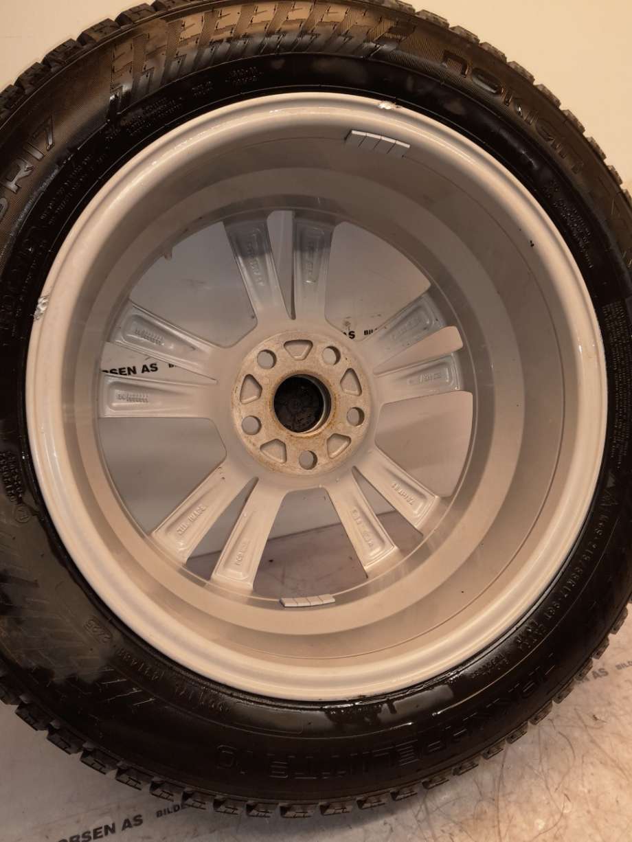 Hjulsett aluminium vinter til Toyota Yaris Cross (SUV) 2021-->>  (TOYOTA|215/55R17 98T|5X114;9 ET 50 NAV 58|)