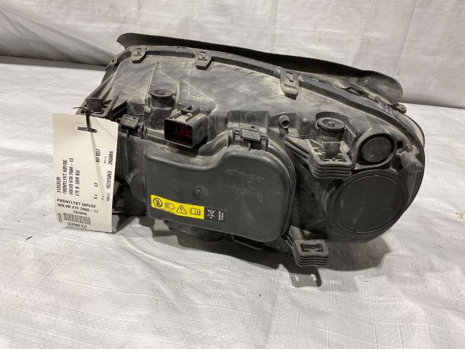 Frontlykt høyre halogen til Volvo V70 2007-2013 (Type III, Fase 1)  (VOLVO|31353539|)