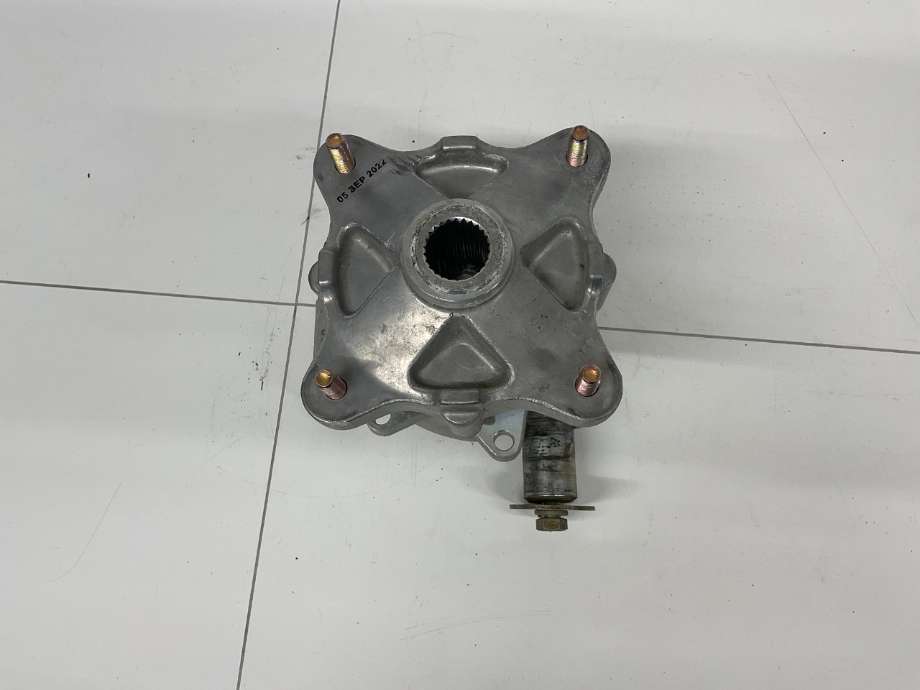 Hjulspindel venstre bak til ATV ATV diverse merker 0-->>  (POLARIS SPORTSMAN TOURING 570|5135563|5143629|)