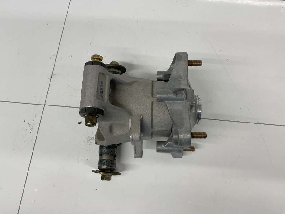 Hjulspindel venstre bak til ATV ATV diverse merker 0-->>  (POLARIS SPORTSMAN TOURING 570|5135563|5143629|)