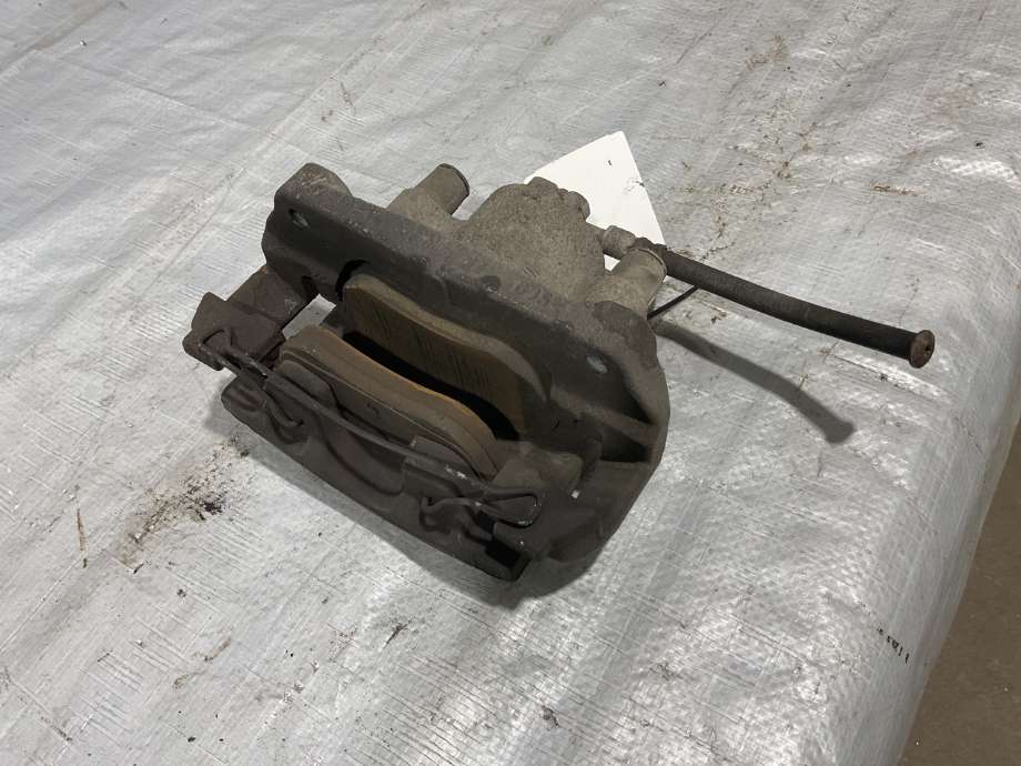 Bremsecaliper høyre foran til Mercedes Citan 2021-->> (W420) (W420) (MERCEDES|A 420 420 26 00|)