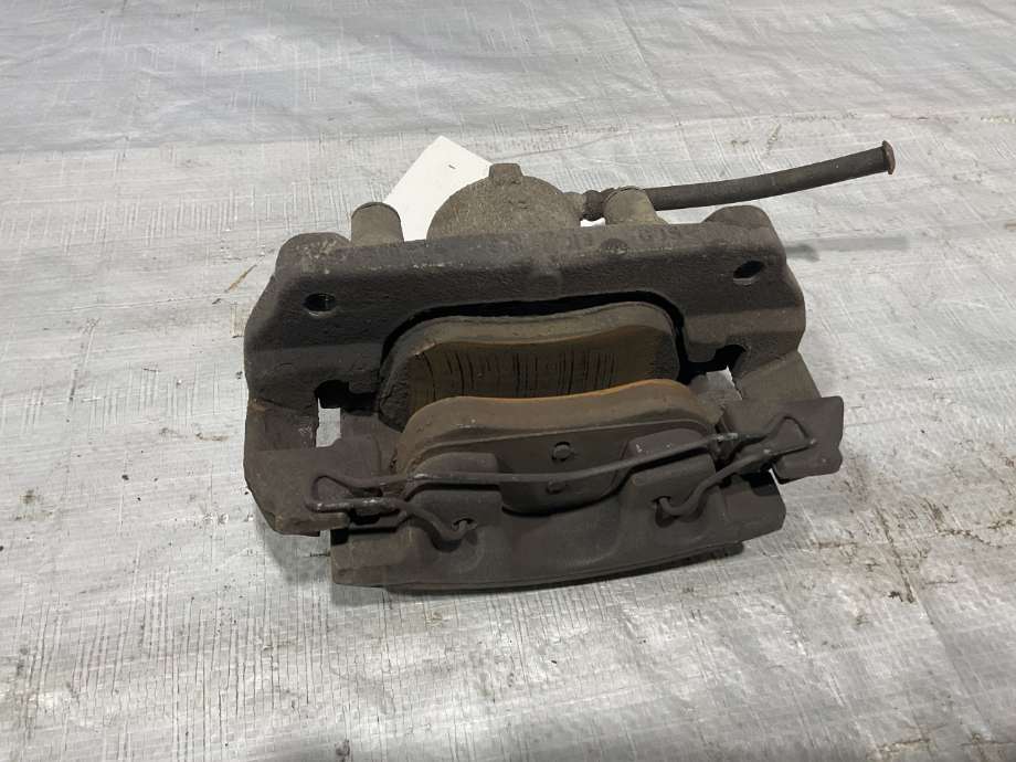 Bremsecaliper høyre foran til Mercedes Citan 2021-->> (W420) (W420) (MERCEDES|A 420 420 26 00|)