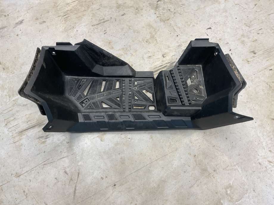Diverse deler til ATV ATV diverse merker 0-->>  (POLARIS SPORTSMAN TOURING 570|5450543-070|VENSTRE SIDE|FOTBRØNN PLAST)