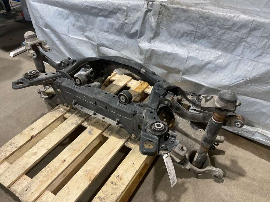 Travers bak til Volvo V90 / V90 CC / S90 2016-->>  (VOLVO|31681543|)