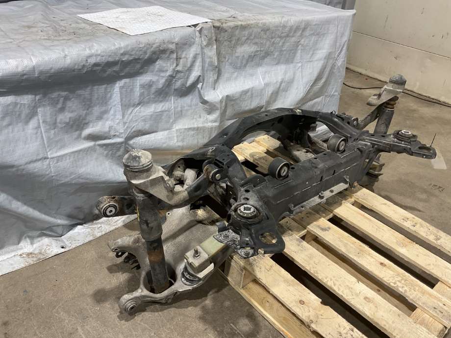 Travers bak til Volvo V90 / V90 CC / S90 2016-->>  (VOLVO|31681543|)