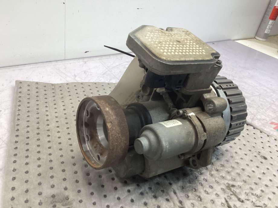 Mellomaksel viskosekobling til Ford Kuga 2008-2012 (Type I)  (FORD|1737040|)