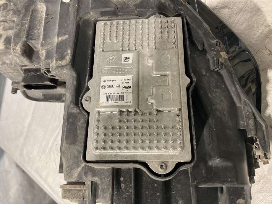 Frontlykt venstre halogen til VW e-Golf 2014-2017 (Fase 1)  (VOLKSWAGEN|5GE 941 773|MED STYREENHETER|----------)