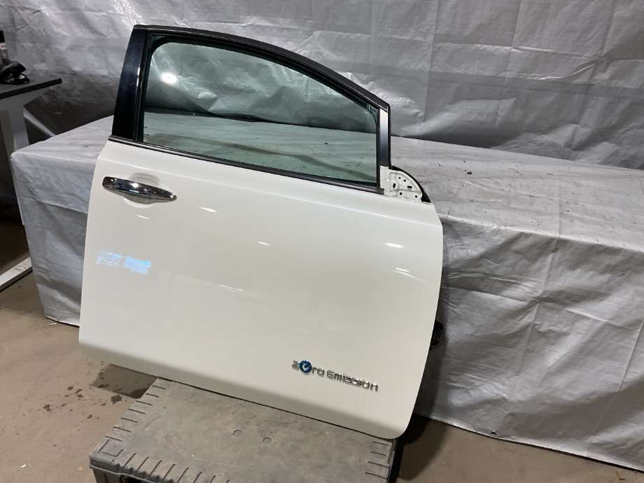 Dør høyre foran til Nissan Leaf, 2018-->> (Type II) (NISSAN|H01005SLAA)