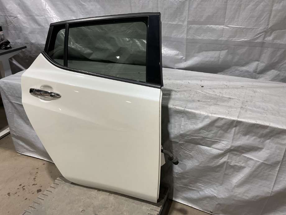 Dør høyre bak til Nissan Leaf 2018-->> (Type II)  (NISSAN|H21005SLMB|H21005SLAB|)