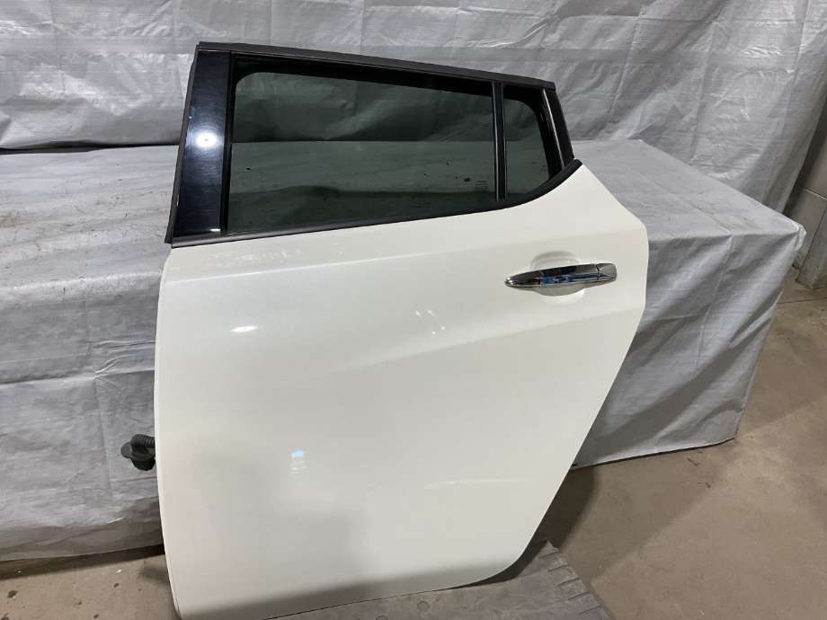 Dør venstre bak til Nissan Leaf, 2018-->> (Type II) (NISSAN|H21015SLMB)