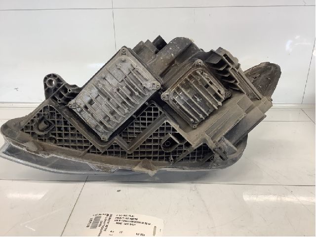 Frontlykt høyre halogen til Mercedes Vito 2014-->> (W447) (W447) (MERCEDES|A 447 906 19 01|)