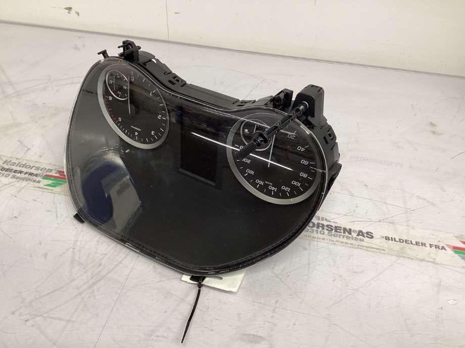 Instrumentpanel til Mercedes Vito 2014-->> (W447) (W447) (MERCEDES||A 447 900 48 23)