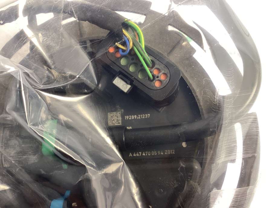 Dieselpumpe fødepumpe til Mercedes Vito 2014-->> (W447) (W447) (MERCEDES|A 205 470 14 94|)