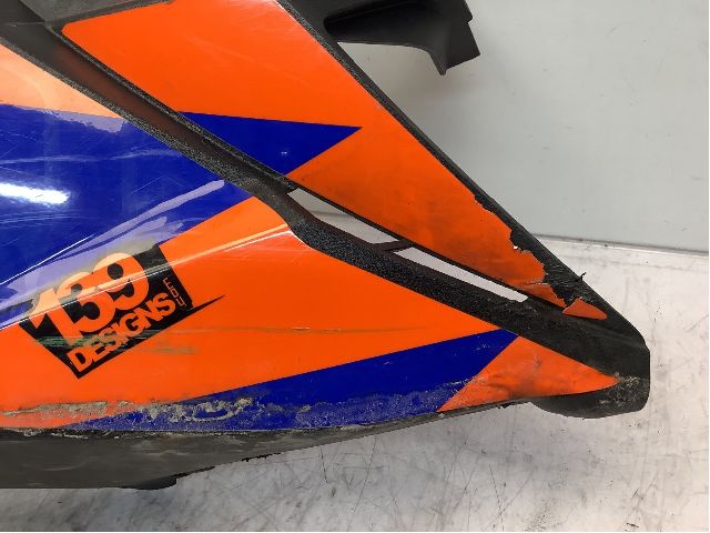MC, Kåpe, venstre til Snøscooter Yamaha øvrige 0-->>  (YAMAHA SIDEWINDER TURBO X-TX14|8KC-F197H-00-00|998 TURBO|SIDEWINDER XTX)