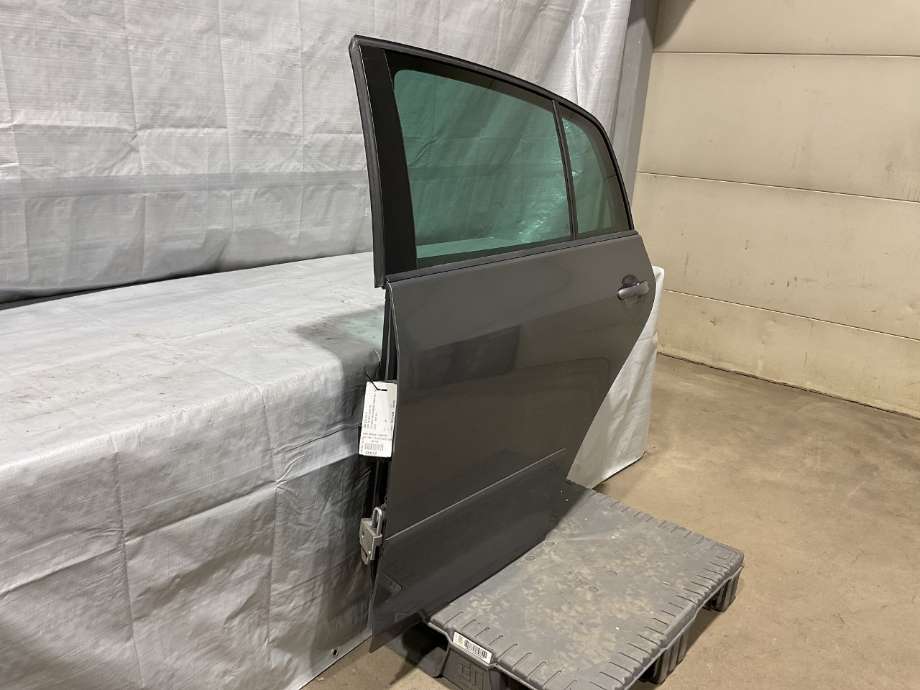 Dør venstre bak til VW Golf, Plus/Cross 2009-2013 (Fase 2)  (VOLKSWAGEN|5M0 833 105 B|)