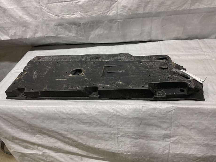 Motorplate under motor til Toyota Yaris Cross (SUV), 2021-->>  (581650D120)