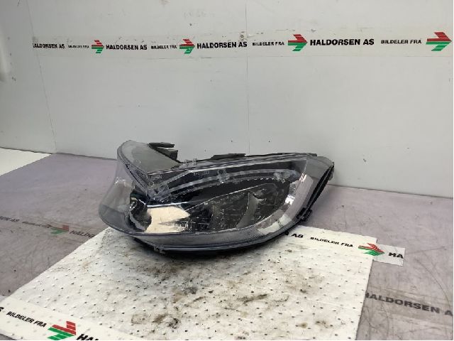 Frontlykter til Snøscooter Yamaha øvrige 0-->>  (YAMAHA SIDEWINDER TURBO X-TX14|8KC-H4310-00-00|)