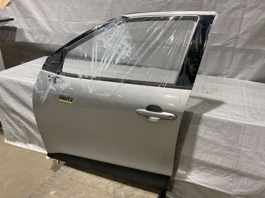 Dør venstre foran til Toyota Yaris Cross (SUV) 2021-->> (TOYOTA|67002K2011|)