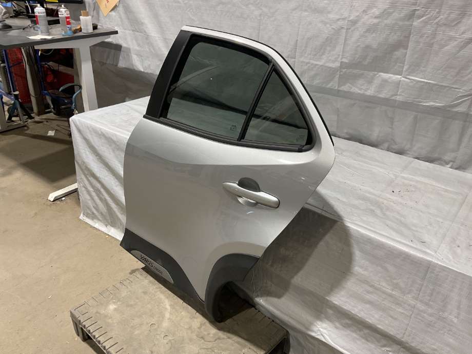 Dør venstre bak til Toyota Yaris Cross (SUV) 2021-->>  (67004K2020|)
