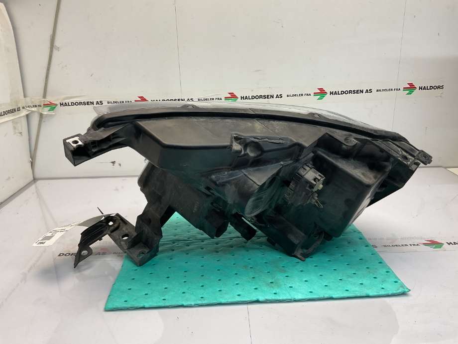 Frontlykt høyre halogen til Ford Ranger / Ranger Raptor 2015-2022  (FORD|JB3B-13E014-BA|)