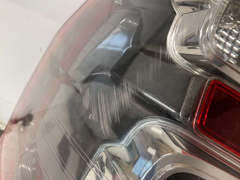 Baklykt høyre til Ford Ranger / Ranger Raptor 2015-2022  (FORD|JB3B-13404-CA|)