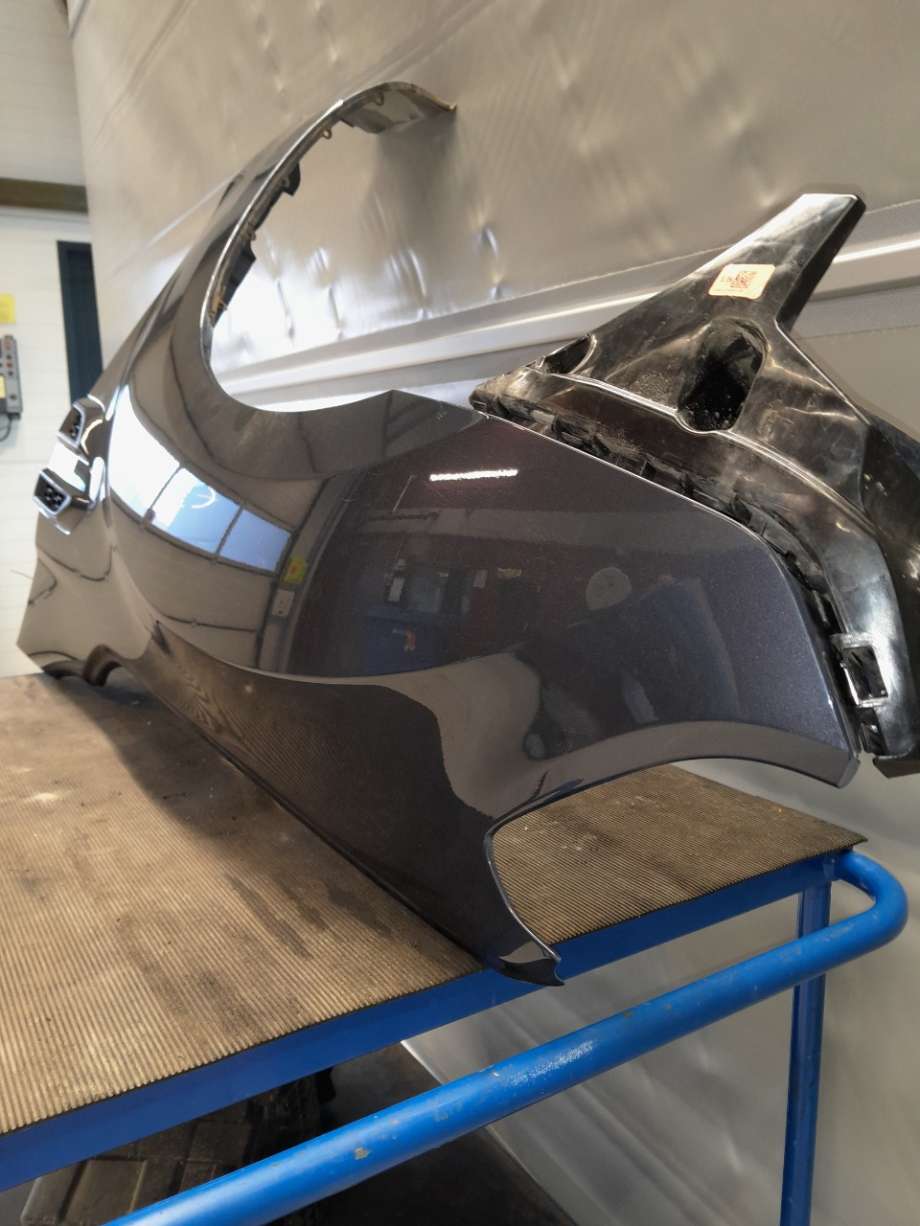 Skjerm venstre foran til Ford Ranger / Ranger Raptor 2015-2022 (FORD|EB3B-4116016-BA|)