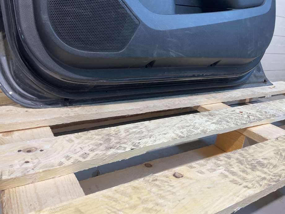 Dør høyre foran til Ford Ranger / Ranger Raptor 2015-2022  (FORD|DB39-2620124-CB|)