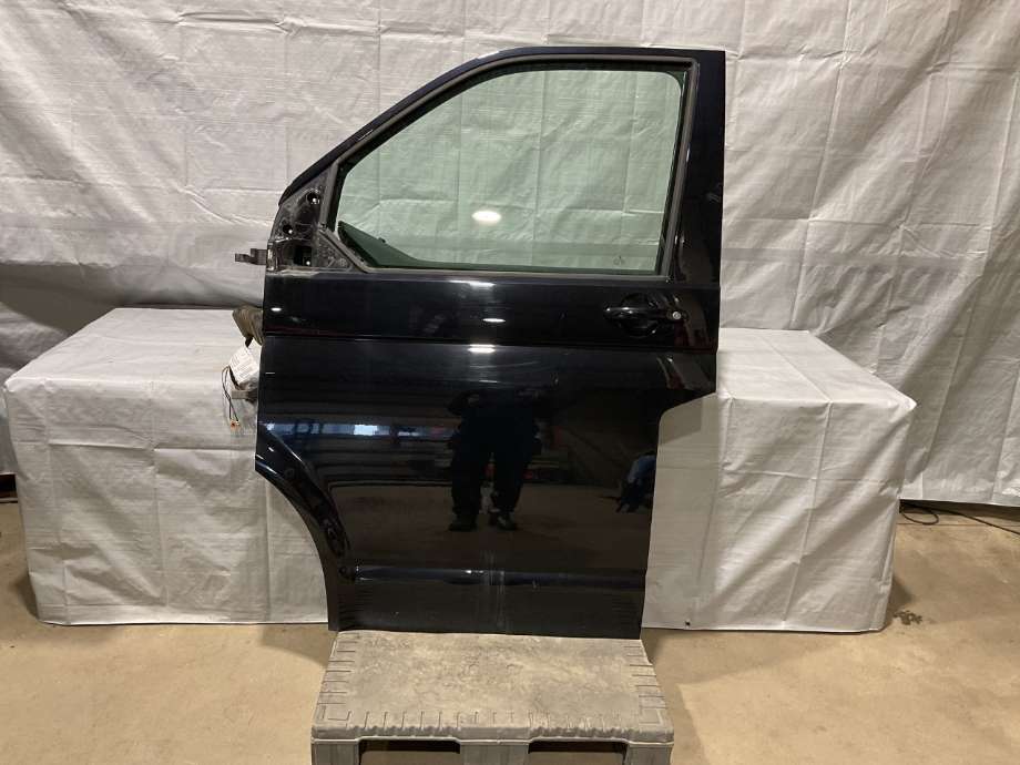 Dør venstre foran til VW Transporter / Caravelle 2015-2019 (T6) (T6) (VOLKSWAGEN|7E5 831 055 E|)