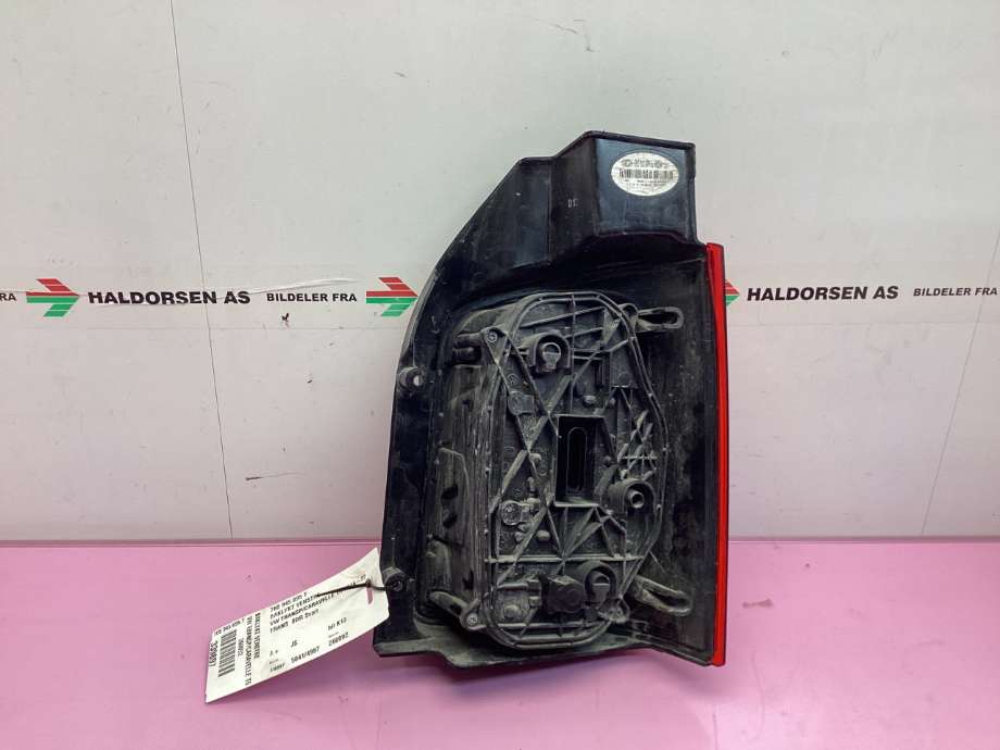 Baklykt venstre til VW Transporter / Caravelle 2015-2019 (T6) (T6) (VOLKSWAGEN|7E0 945 095 T|)