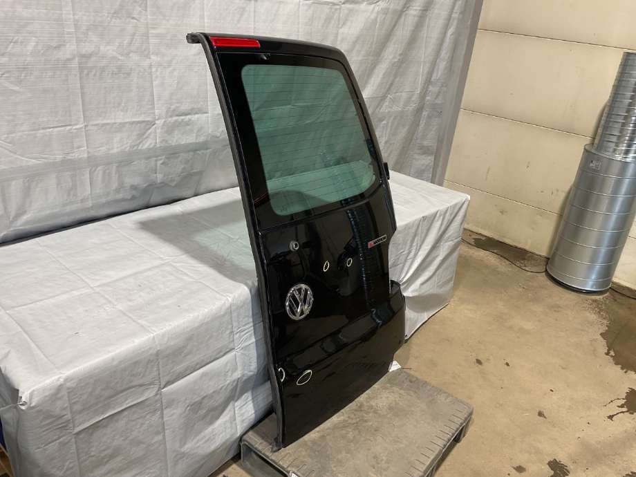 Dør høyre bak varebil til VW Transporter / Caravelle 2015-2019 (T6) (T6) (VOLKSWAGEN|7H0 827 092 AQ|)