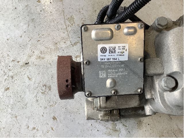 Mellomaksel viskosekobling til VW Transporter / Caravelle 2015-2019 (T6) (T6) (VOLKSWAGEN|0CQ 525 554 F|)